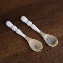 Load image into Gallery viewer, RESIN Rio Bubble Salad Servers, White
