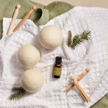 Load image into Gallery viewer, Frasier Fir Wool Dryer Balls &amp; Laundry Fragrance Oil Set
