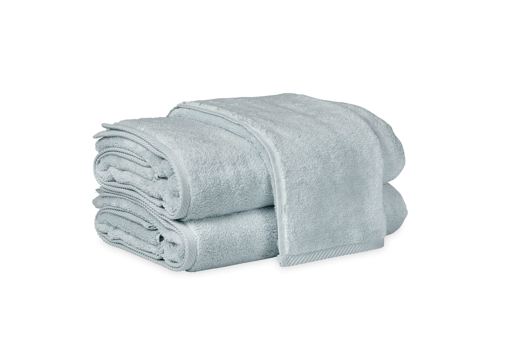 Milagro Bath Towel, Pool